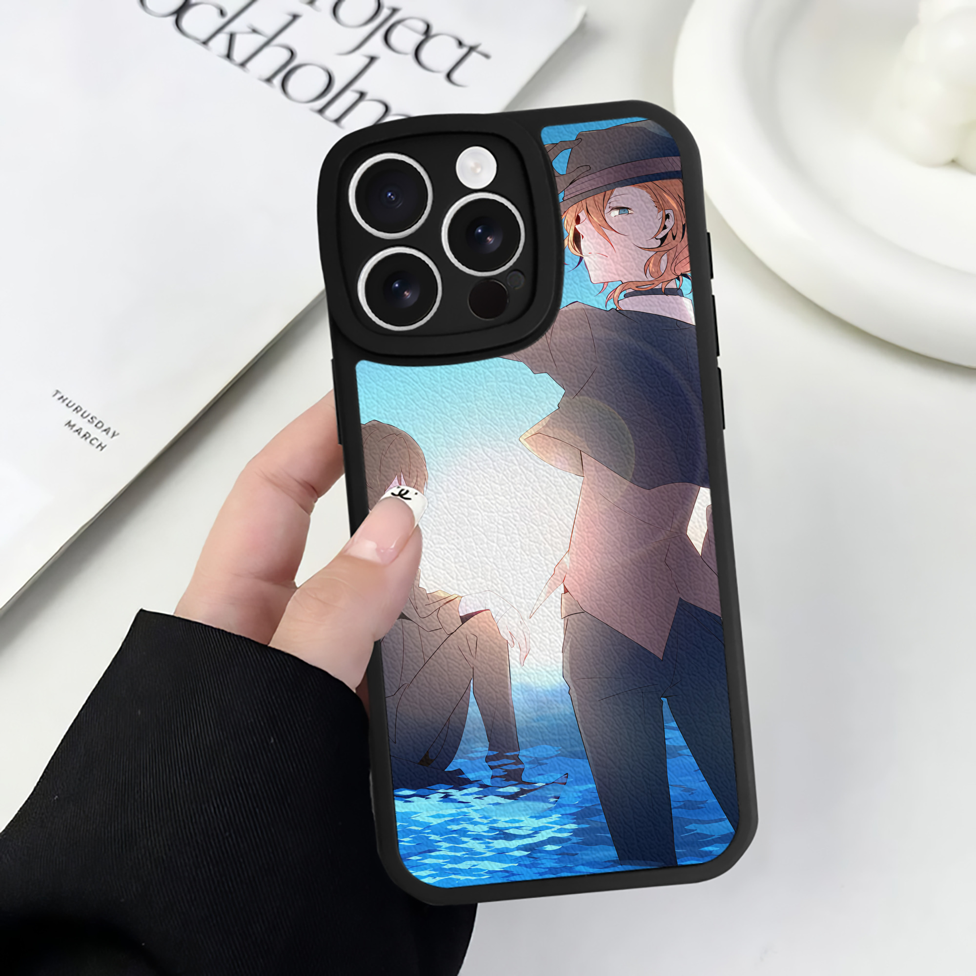 （画像用） 文豪ストレイドッグス Bungo Stray Dogs 【iPhone 16シリーズ対応】シリコンスマホケース（レザー調） 材質：シリコン